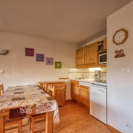 Cosy Pour 6 Personnes Au Pied Des Pistes A 1100 - Fr-1-642-27 *